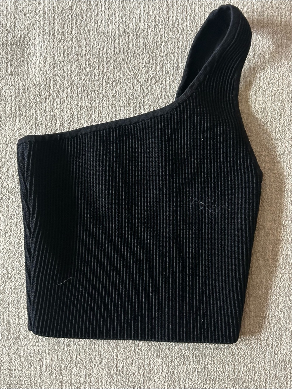 Babaton Black One-Shoulder Ribbed Crop Top